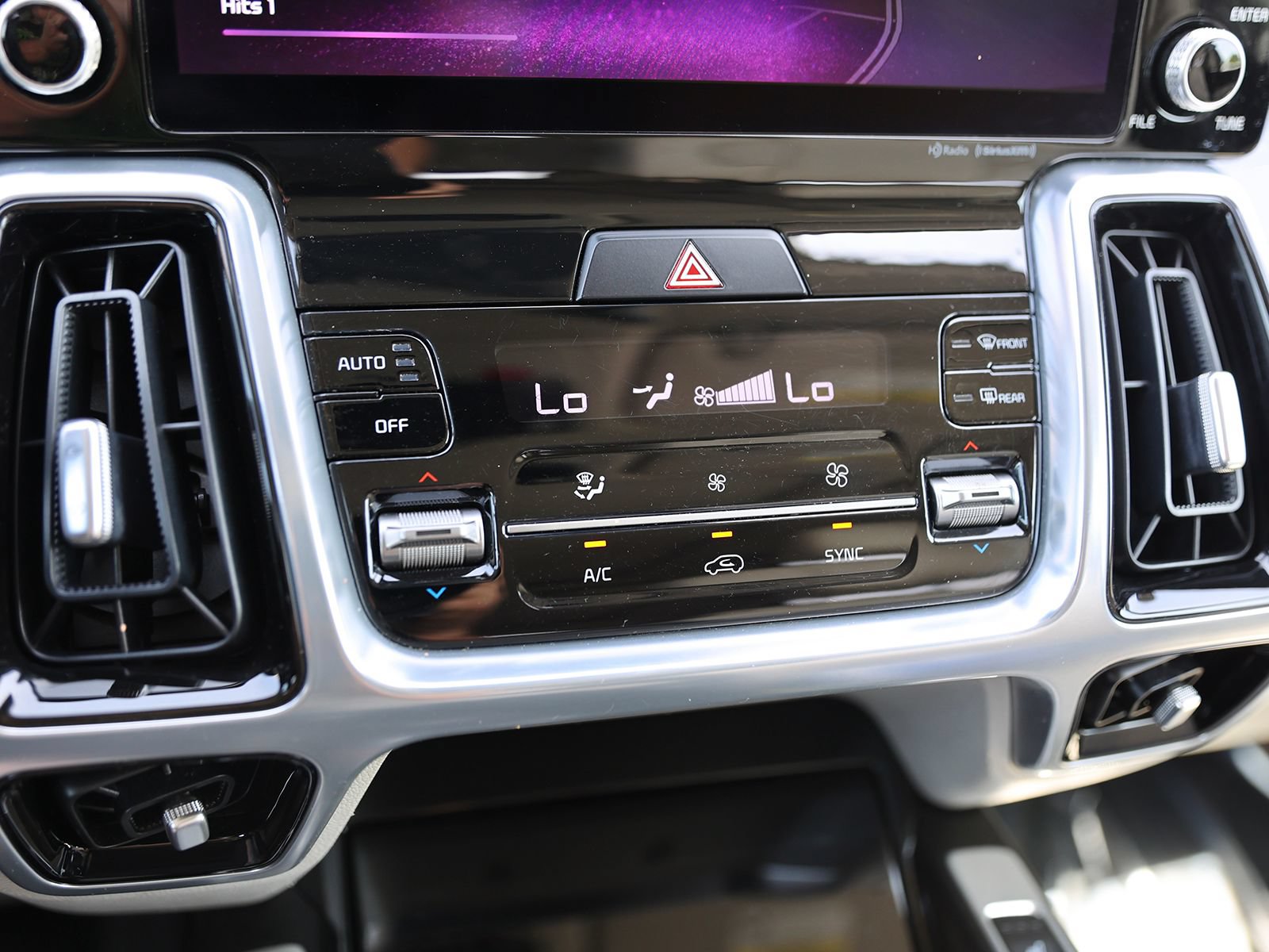 Used 2022 Kia Sorento SX AWD/4WD image 25