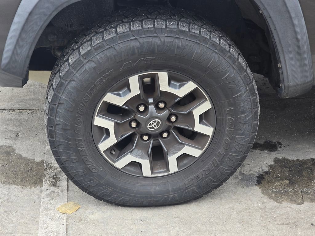 Used 2017 Toyota Tacoma TRD Off-Road image 21