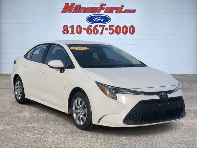 Used 2022 Toyota Corolla LE image 4