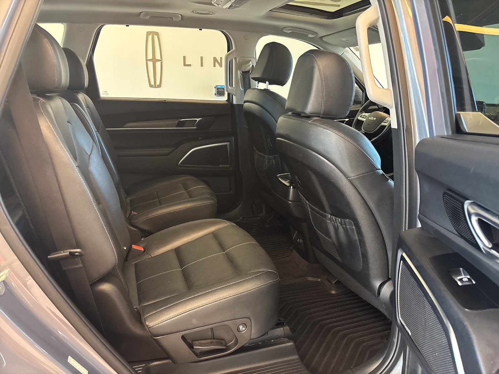 Used 2022 Kia Telluride SX FWD image 9