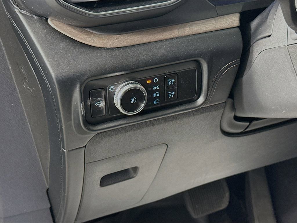 Certified 2023 Ford Explorer Platinum w/ Technology Package AWD/4WD image 10