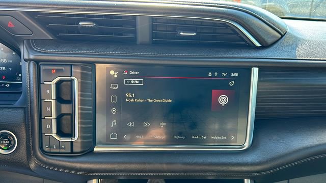 Used 2022 GMC Yukon XL Denali w/ Denali Premium Package image 22