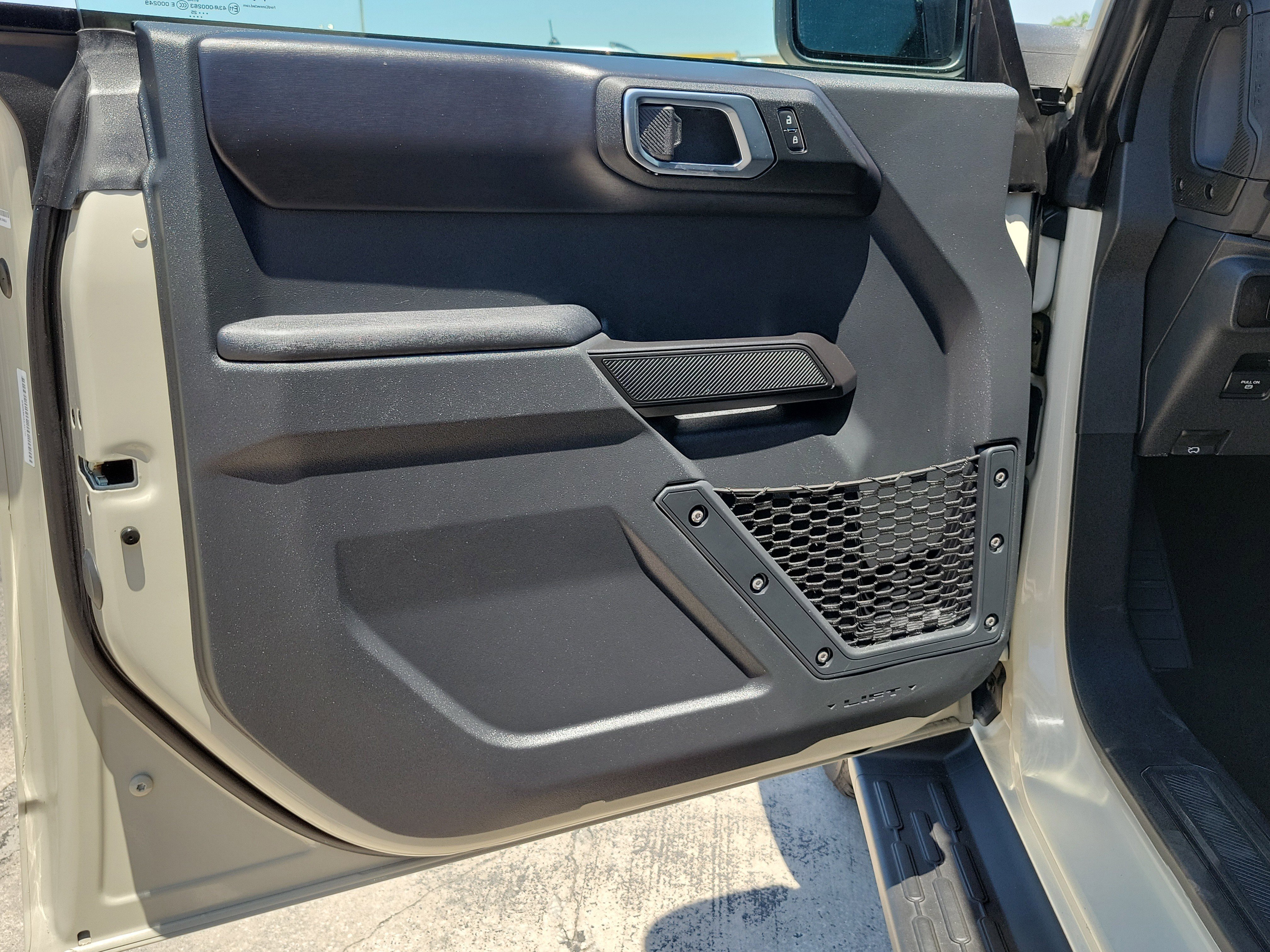 Certified 2025 Ford Bronco Outer Banks AWD/4WD image 15