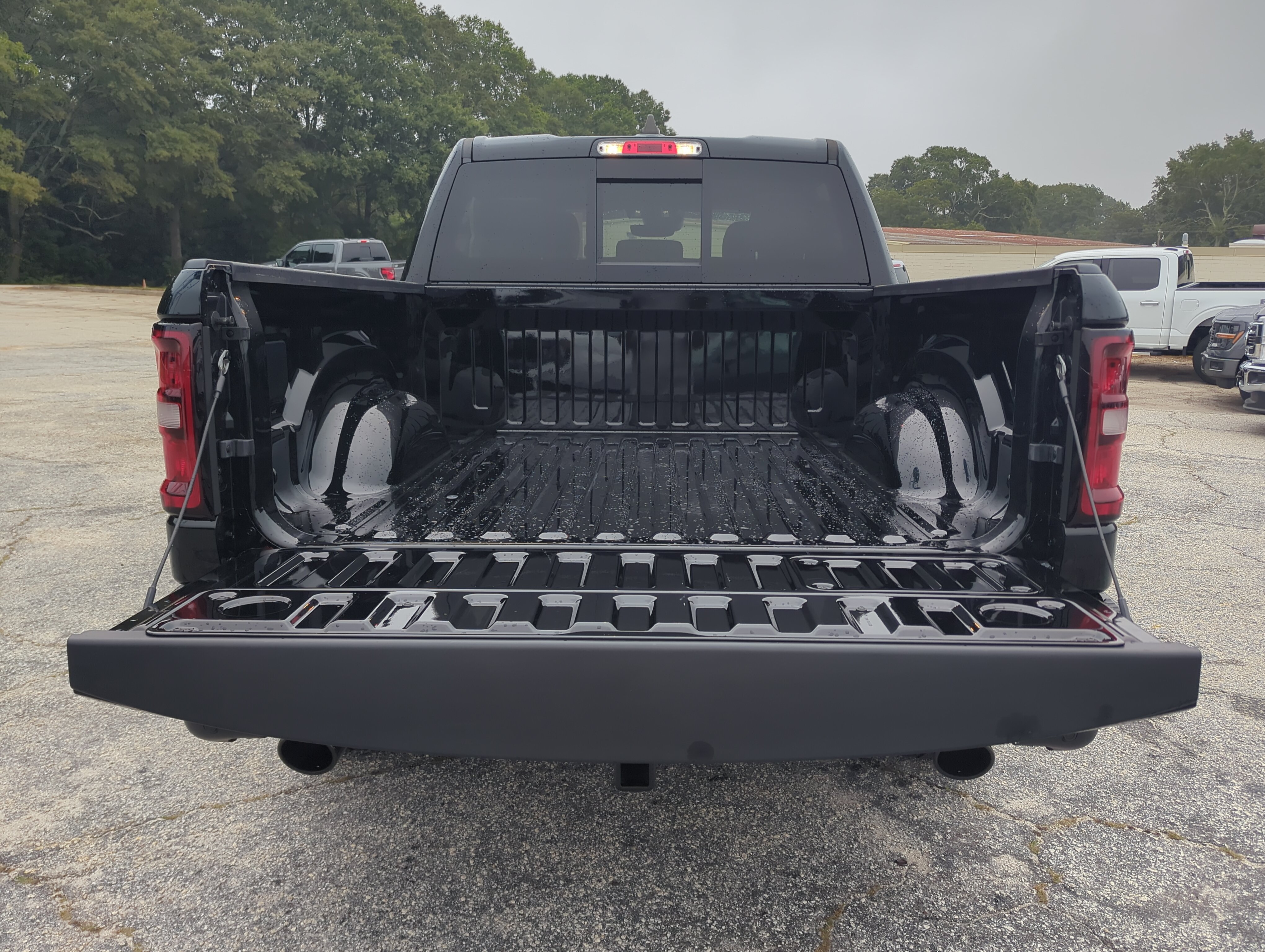 Used 2025 RAM 1500 Laramie w/ Night Edition AWD/4WD image 11
