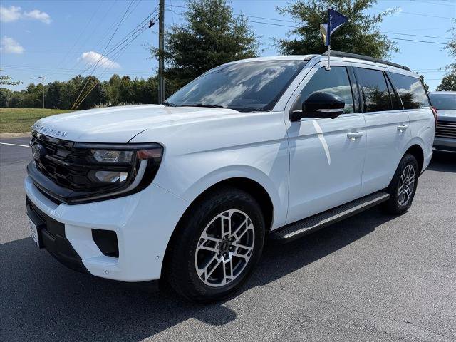 Certified 2025 Ford Expedition Active AWD/4WD image 4