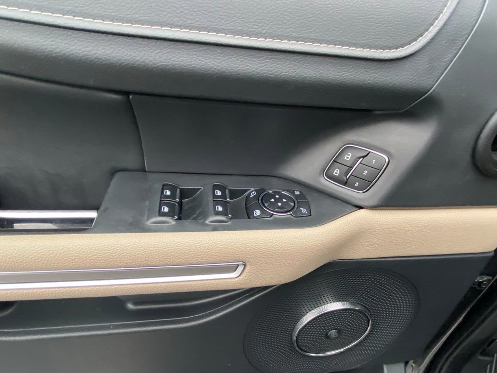 Certified 2024 Ford Expedition Limited AWD/4WD image 11