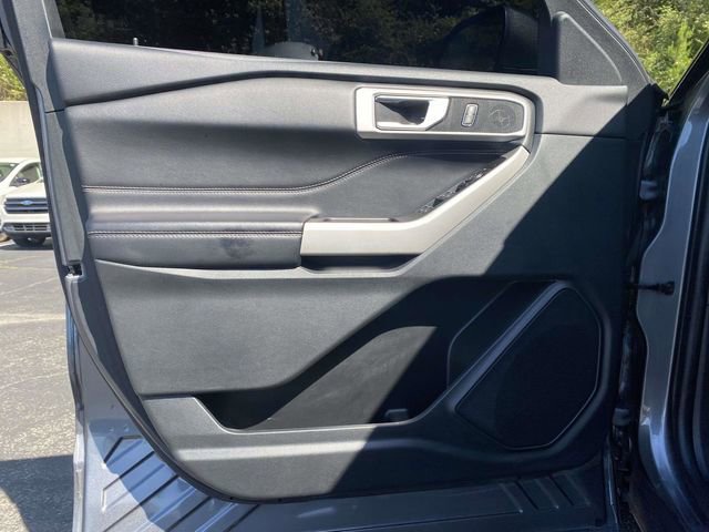 Certified 2022 Ford Explorer XLT w/ Equipment Group 202A AWD/4WD image 19
