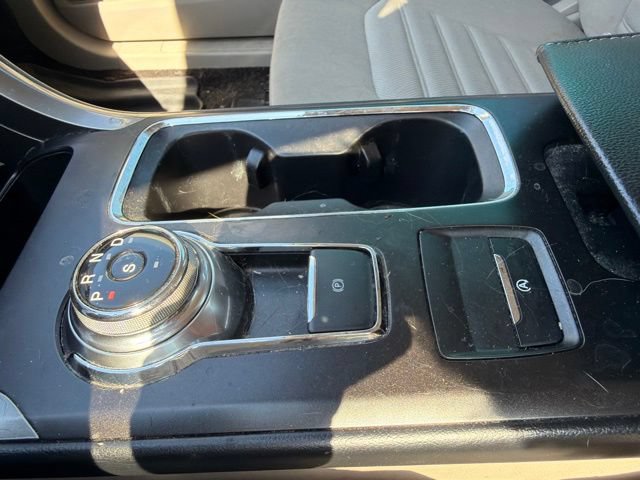 Certified 2018 Ford Fusion SE w/ Fusion SE Technology Package FWD image 30