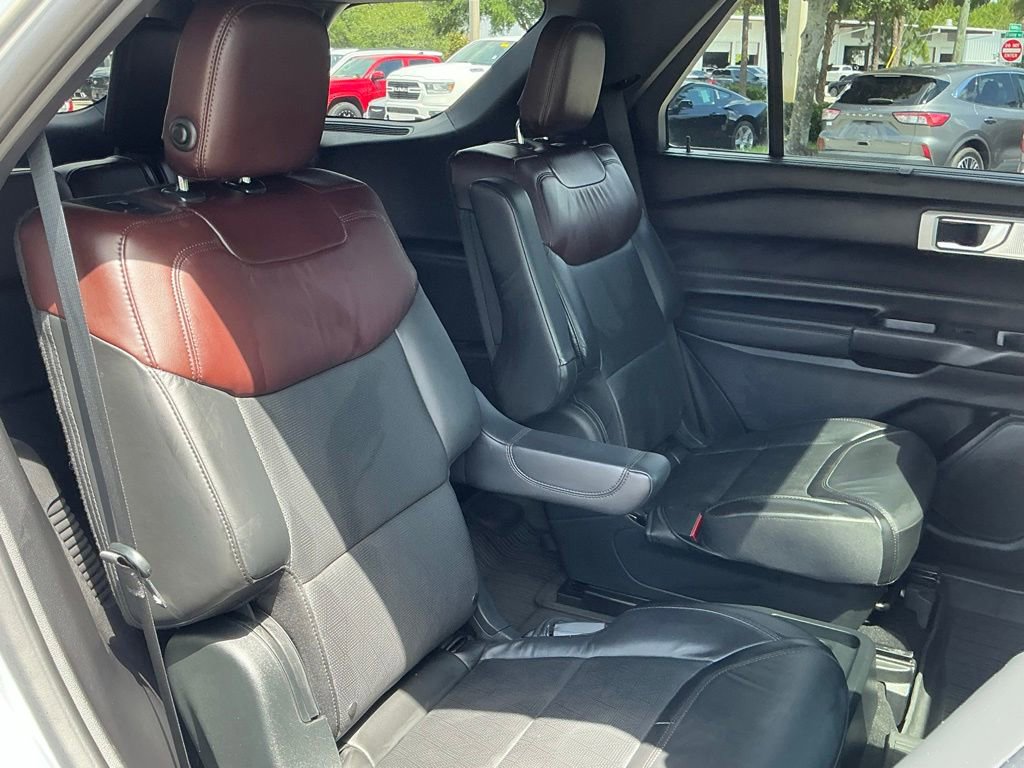 Certified 2020 Ford Explorer Platinum w/ Premium Technology Package AWD/4WD image 7