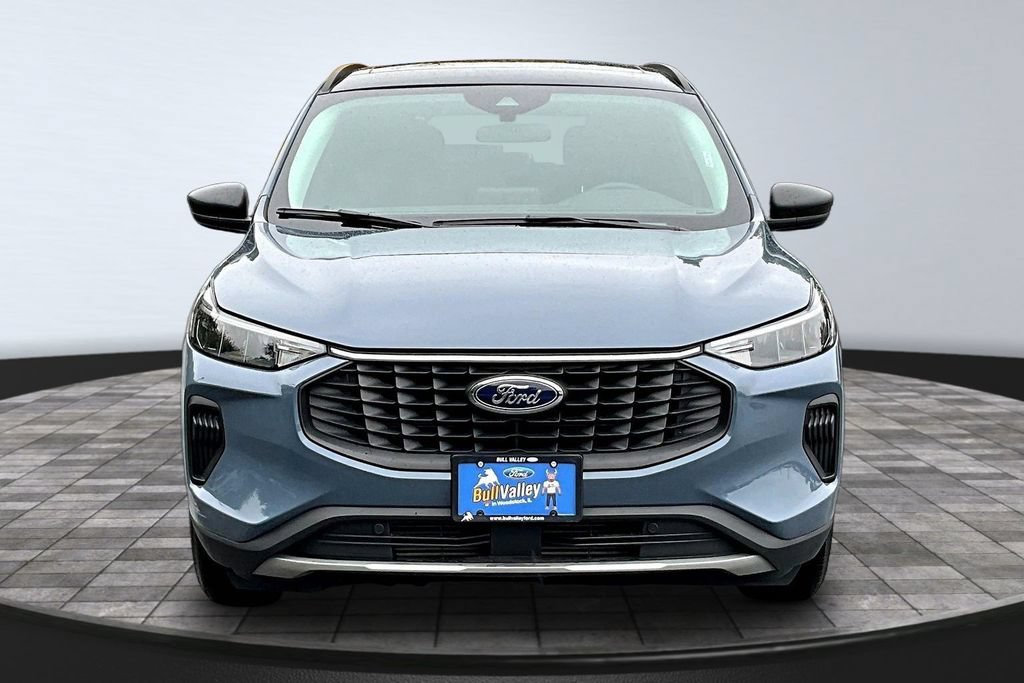Certified 2025 Ford Escape Active w/ Cold Weather Package FWD image 2