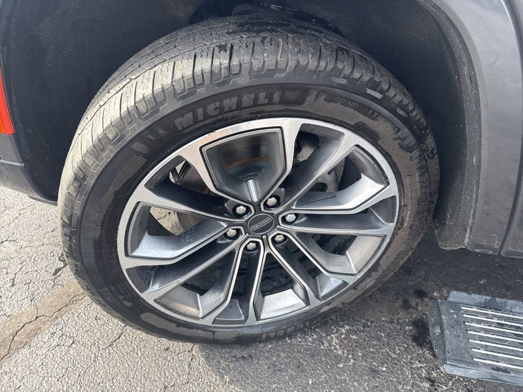 Used 2022 Jeep Grand Wagoneer Series III w/ Rear Seat Video Group 1 image 54