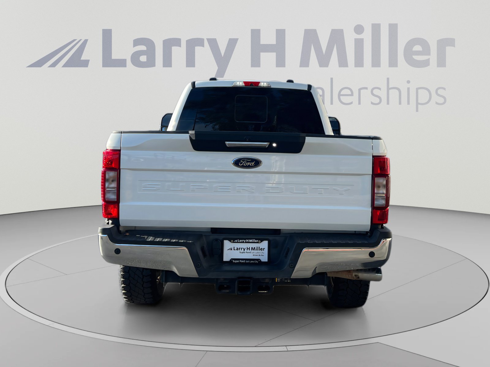 Certified 2022 Ford F350 Lariat w/ Chrome Package AWD/4WD image 4