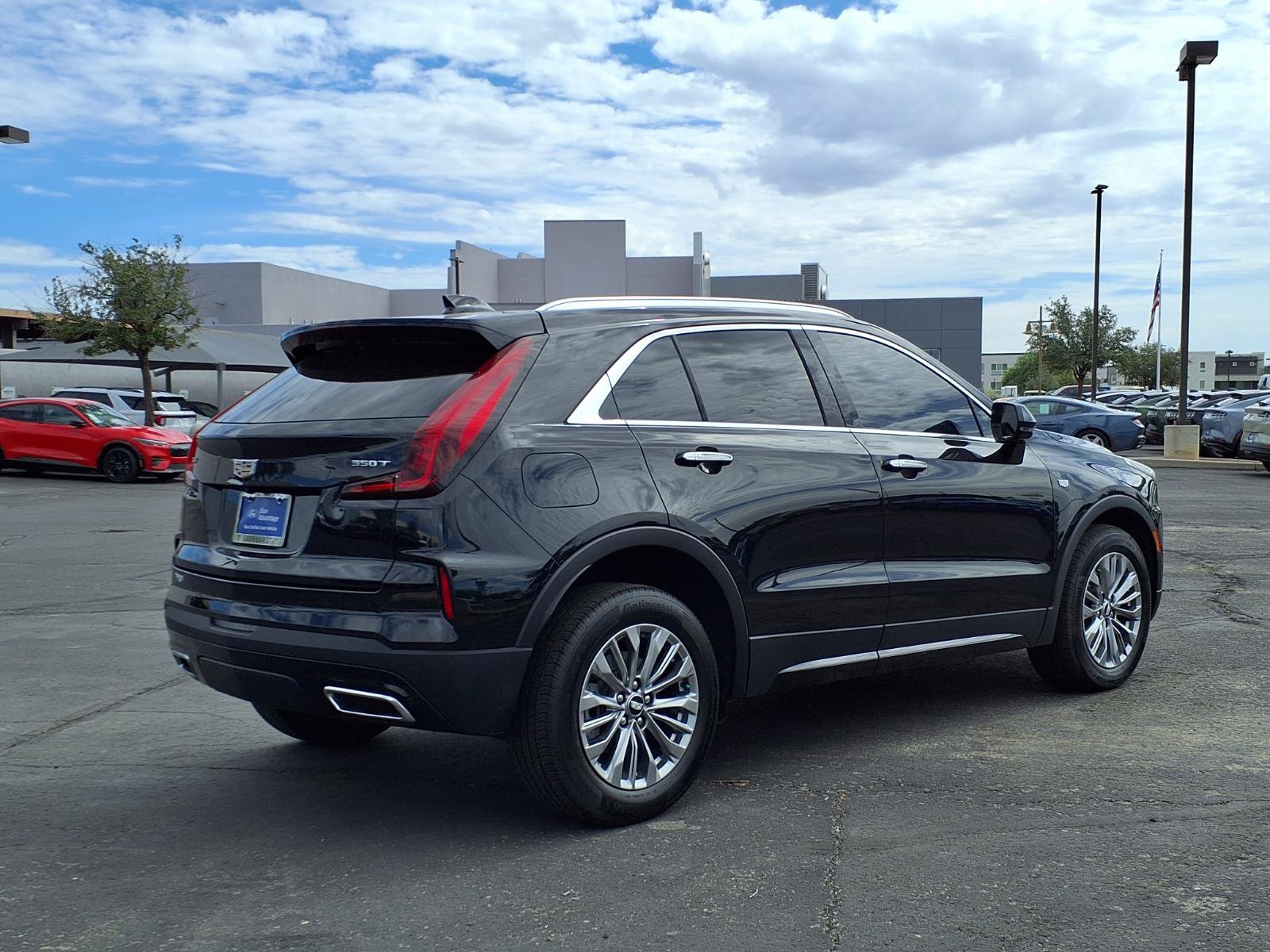 Used 2024 Cadillac XT4 Premium Luxury FWD image 6