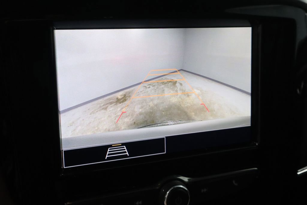 Used 2023 Chevrolet Traverse LT FWD image 3