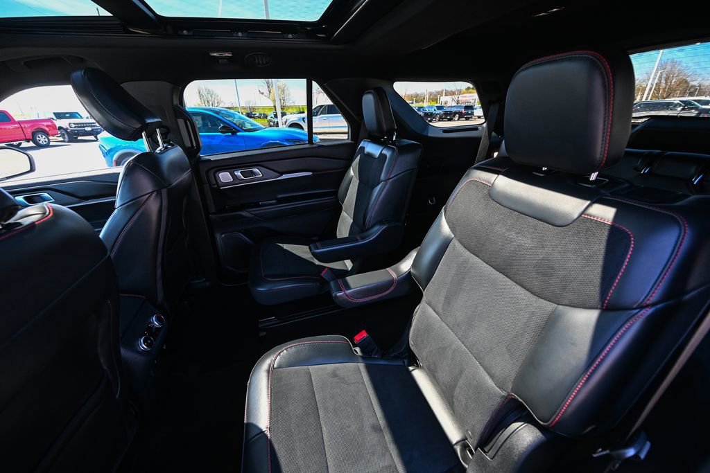 Certified 2025 Ford Explorer ST AWD/4WD image 23