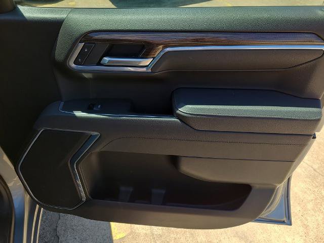 Used 2026 Chevrolet Silverado 1500 LT AWD/4WD image 9
