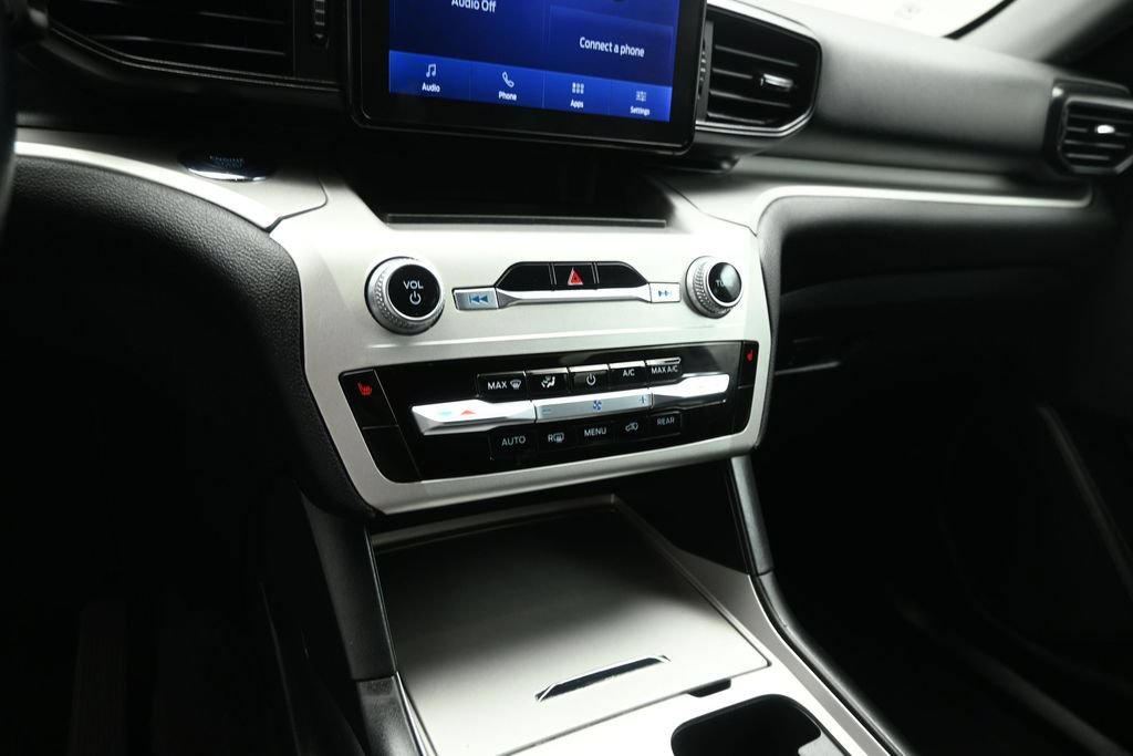 Certified 2022 Ford Explorer XLT RWD image 14