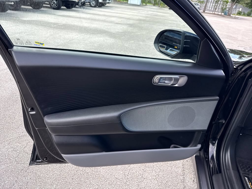 Used 2024 Hyundai Ioniq 6 SE RWD image 13