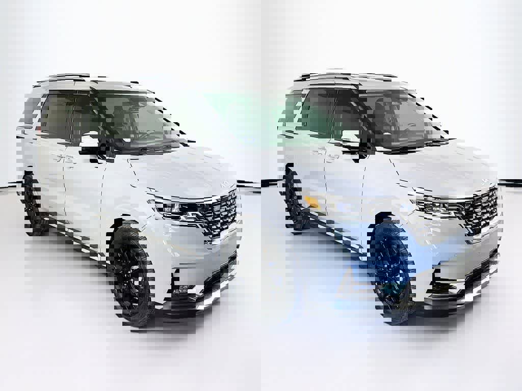 Used 2023 Kia Carnival SX Prestige image 7