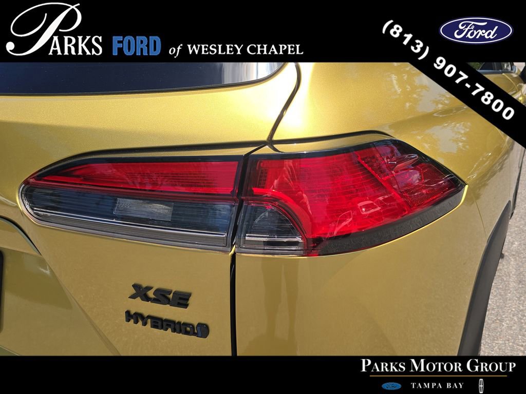Used 2023 Toyota Corolla Cross AWD Hybrid w/ Convenience Package image 7
