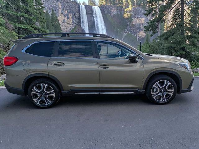 Used 2024 Subaru Ascent Limited w/ Technology Package AWD/4WD image 7