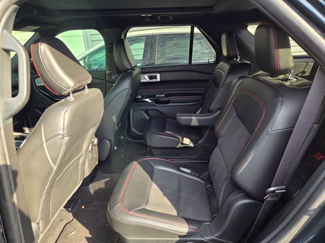 Certified 2024 Ford Explorer ST-Line w/ Class IV Trailer Tow Package image 18