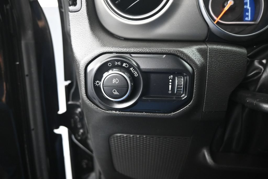 Used 2023 Jeep Gladiator Sport AWD/4WD image 12