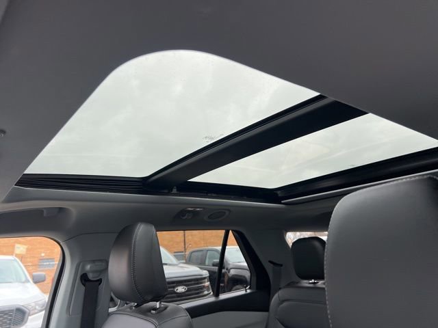 Certified 2024 Ford Explorer XLT w/ Equipment Group 202A image 20