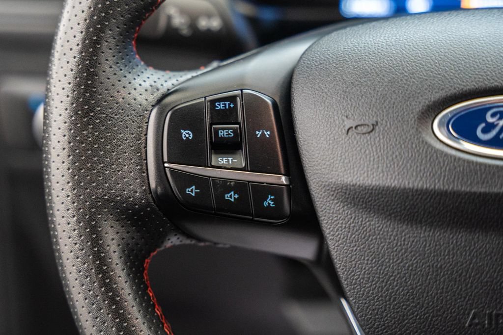 Certified 2025 Ford Escape ST-Line AWD/4WD image 28