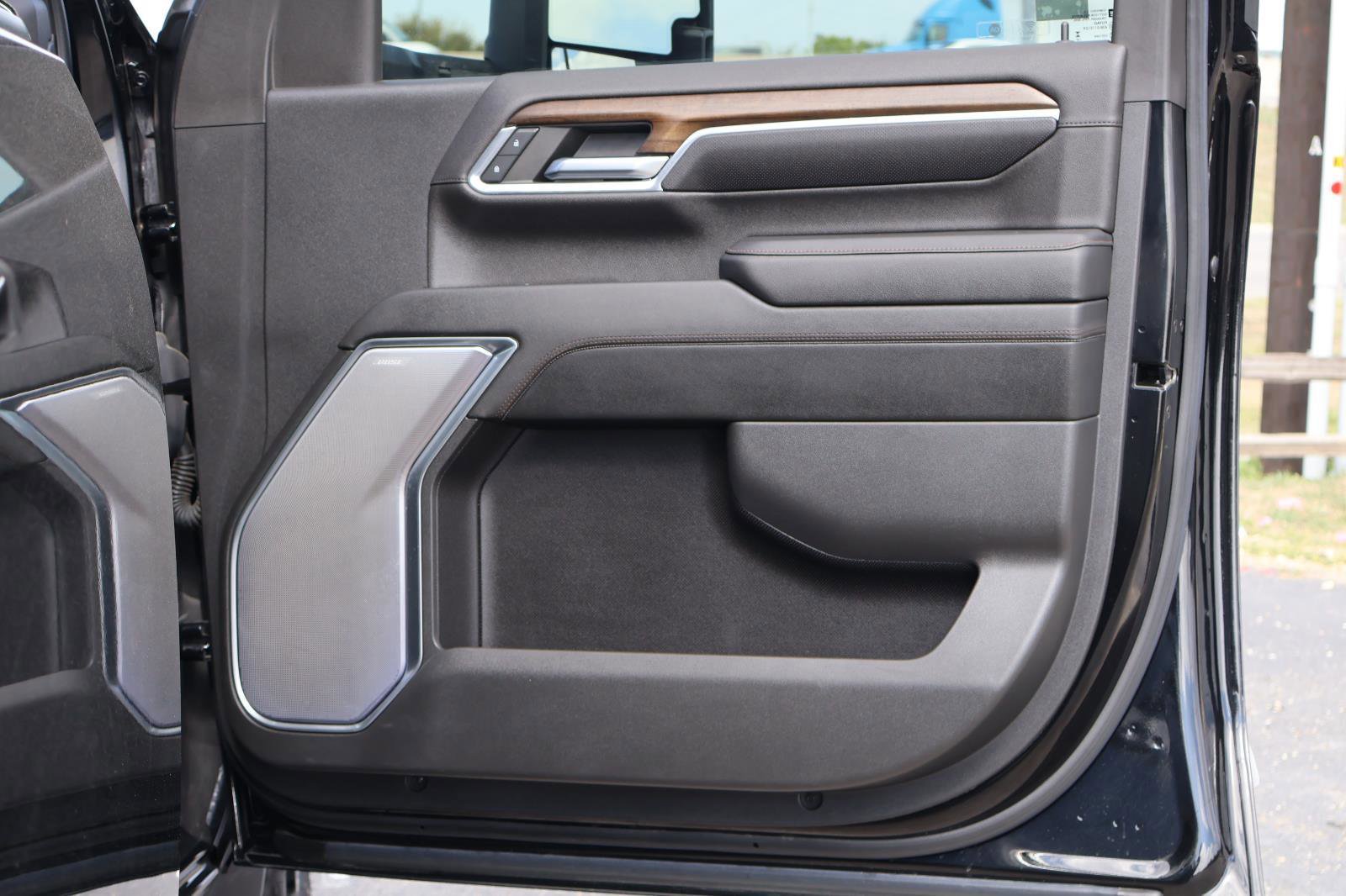 Used 2024 Chevrolet Silverado 2500 High Country w/ High Country Premium Package image 39