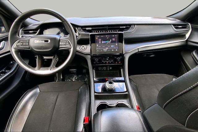 Used 2024 Jeep Grand Cherokee Altitude AWD/4WD image 16