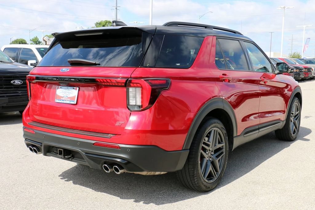 Certified 2025 Ford Explorer ST AWD/4WD image 5