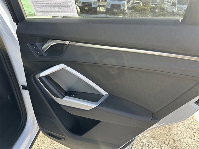 Used 2024 Audi Q3 2.0T Premium image 39