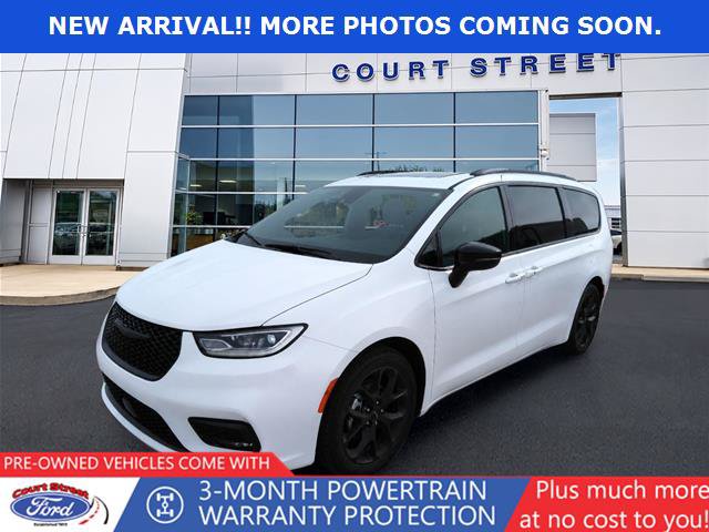 Used 2025 Chrysler Pacifica Limited