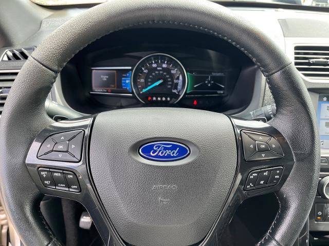 Certified 2017 Ford Explorer XLT w/ Equipment Group 202A AWD/4WD image 17