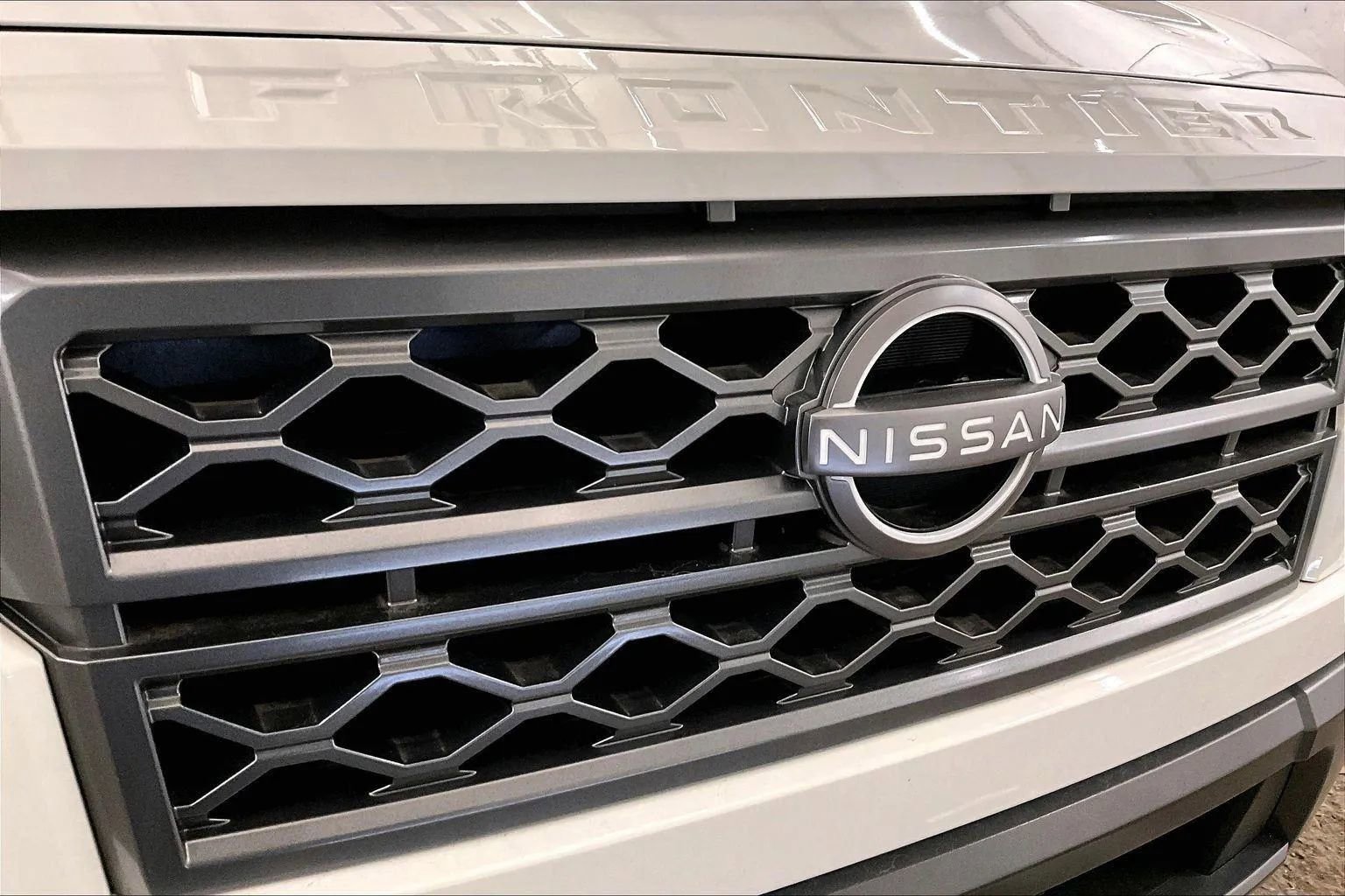 Used 2024 Nissan Frontier SV w/ SV Convenience Package image 29