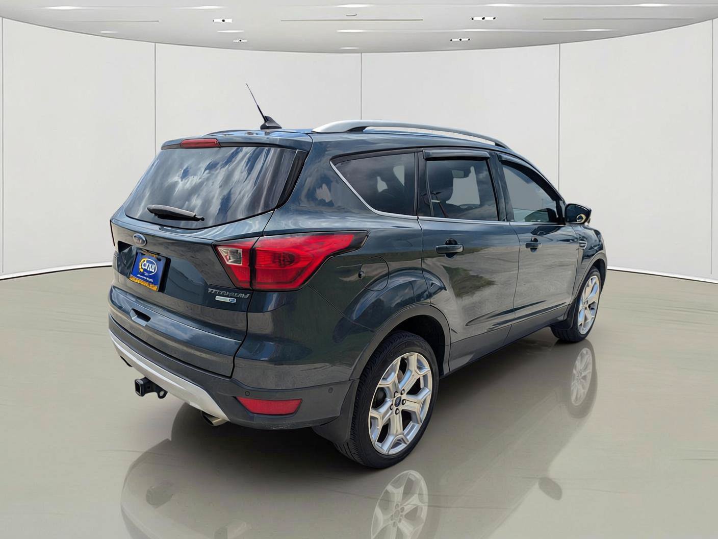 Certified 2019 Ford Escape Titanium AWD/4WD image 6
