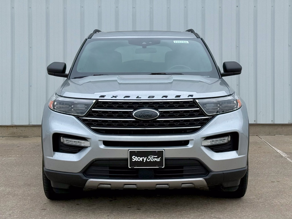 Certified 2020 Ford Explorer XLT w/ Equipment Group 202A AWD/4WD image 9