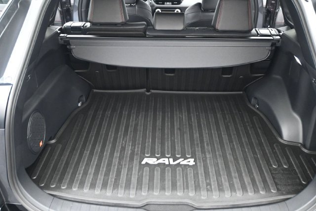 Used 2025 Toyota RAV4 XSE AWD/4WD image 19