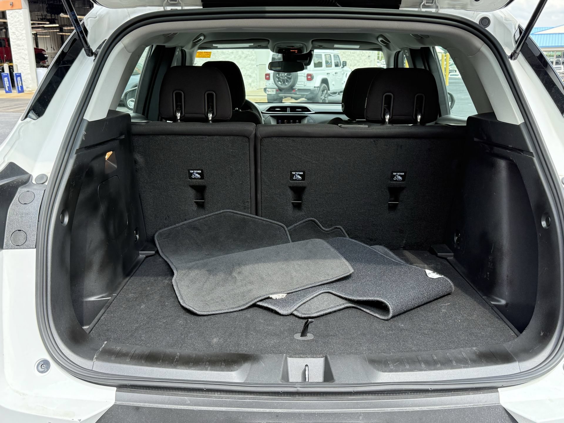 Used 2023 Chevrolet TrailBlazer LS FWD image 16
