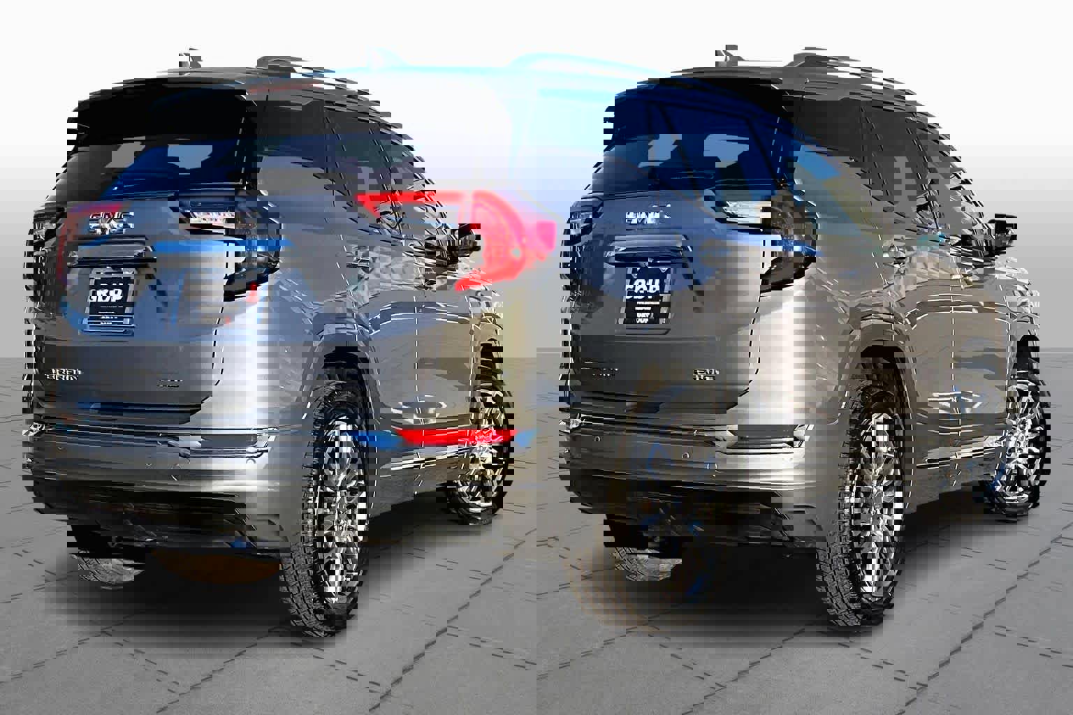 Used 2023 GMC Terrain Denali image 3