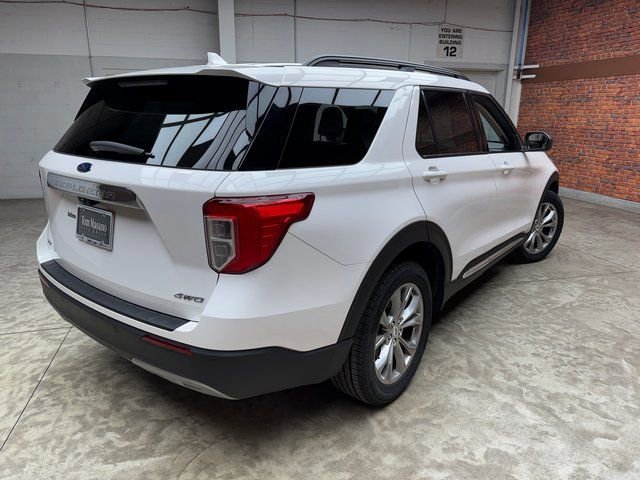 Certified 2022 Ford Explorer XLT w/ Equipment Group 202A image 5