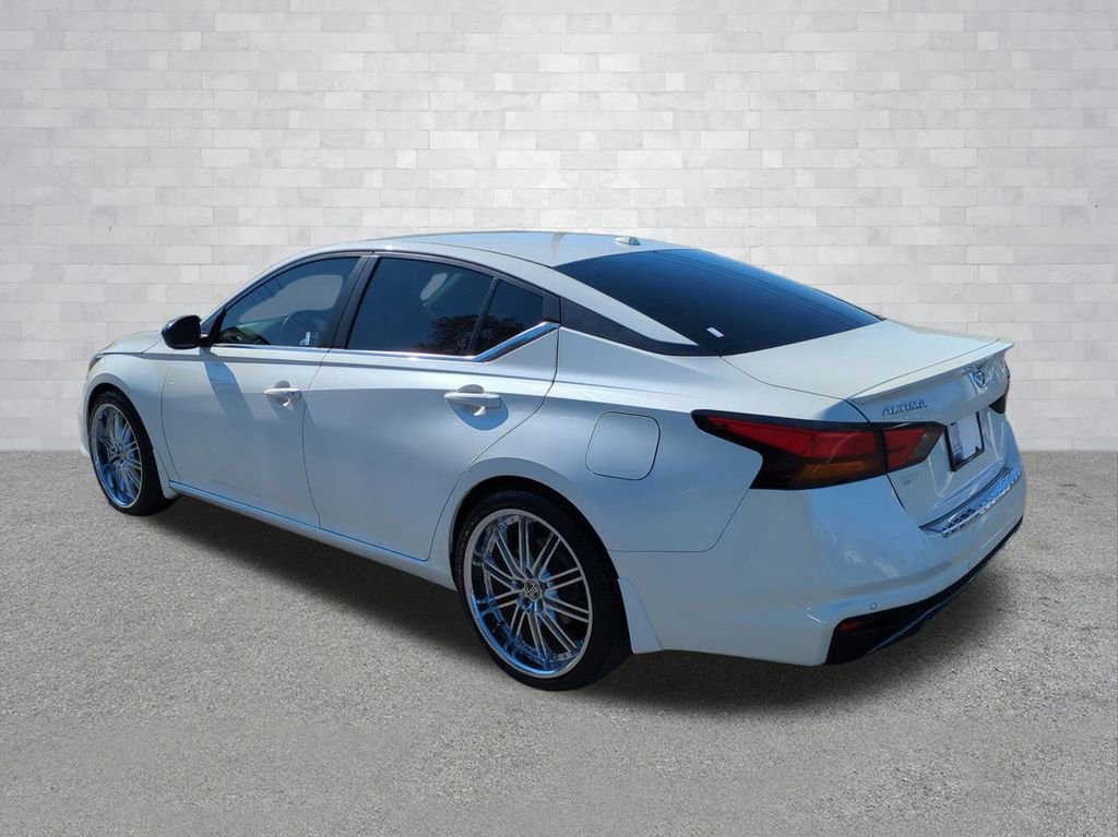 Used 2021 Nissan Altima 2.5 SR image 3