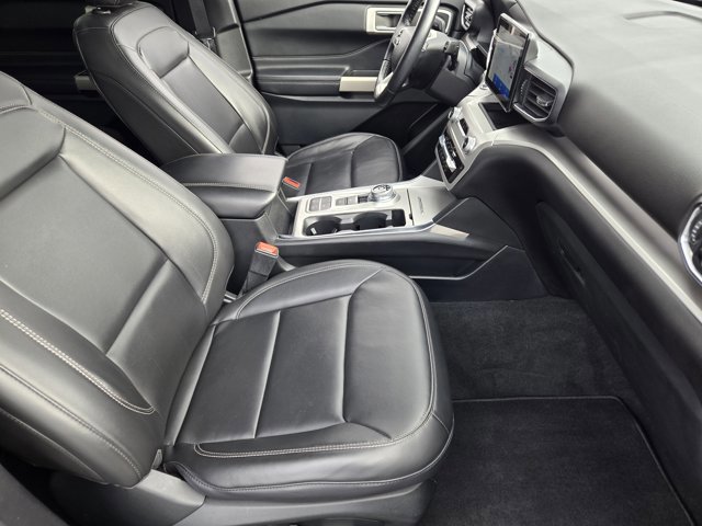 Certified 2022 Ford Explorer XLT w/ Equipment Group 202A image 12