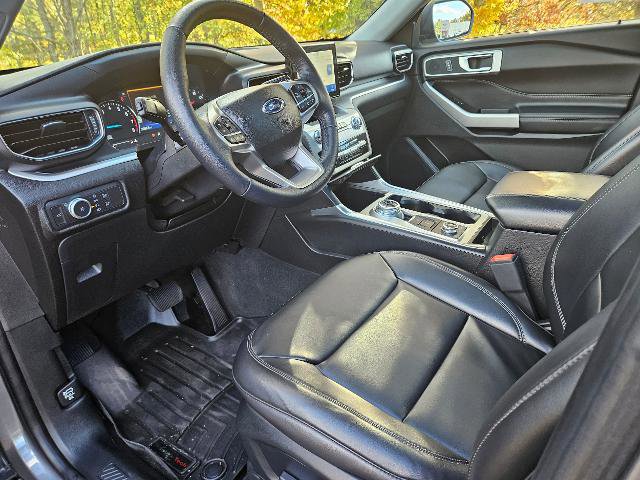 Certified 2022 Ford Explorer XLT w/ Equipment Group 202A image 13