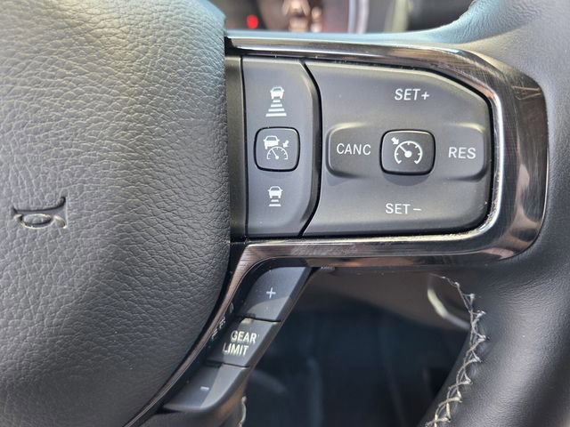 Used 2025 RAM 3500 Limited AWD/4WD image 29