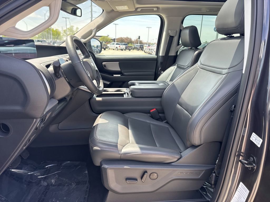 Certified 2025 Ford Expedition Max Active AWD/4WD image 3