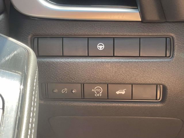 Used 2023 Nissan Rogue SL w/ SL Premium Package FWD image 33