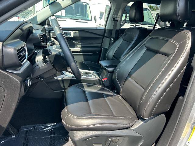 Certified 2023 Ford Explorer XLT w/ Equipment Group 202A AWD/4WD image 9