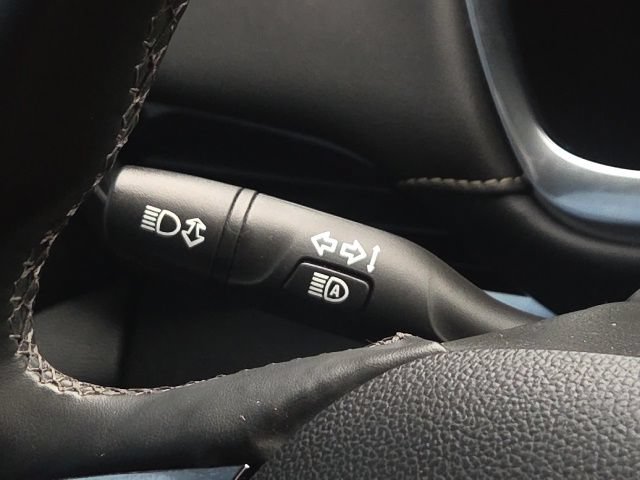 Used 2023 Chevrolet Traverse LT FWD image 40
